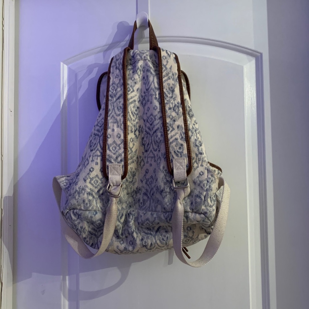 Backpack - Picture 2 of 3